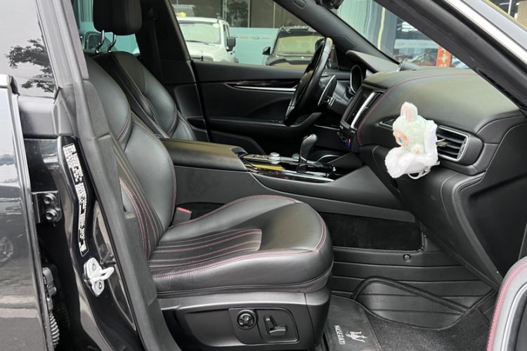Used Maserati Levante 2016 3.0T Standard Edition Interior 6