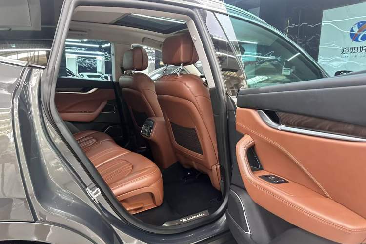 Used Maserati Levante 2016 3.0T Standard Edition Interior 7