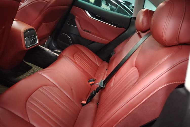 Used Maserati Levante 2016 3.0T Standard Edition Left Rear Seat