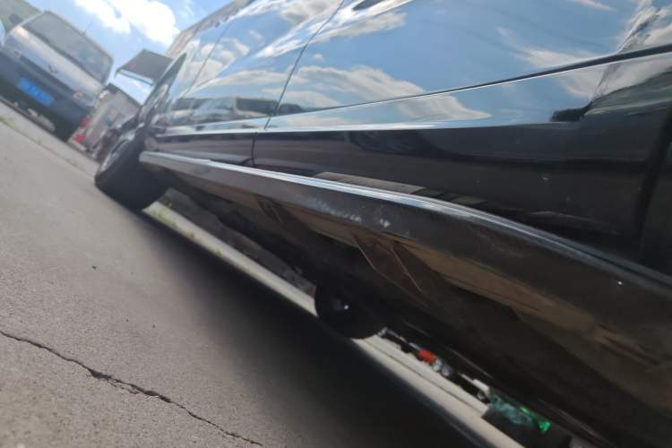 Used Maserati Levante 2016 3.0T Standard Edition Left Side Sill
