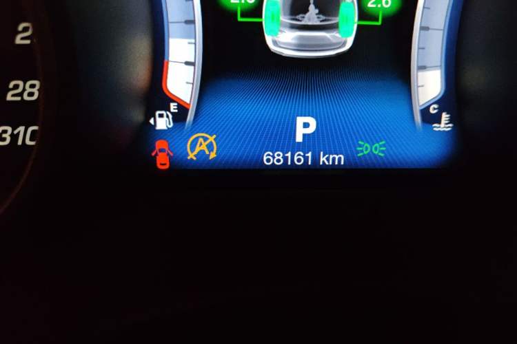 Used Maserati Levante 2016 3.0T Standard Edition Odometer Close Up