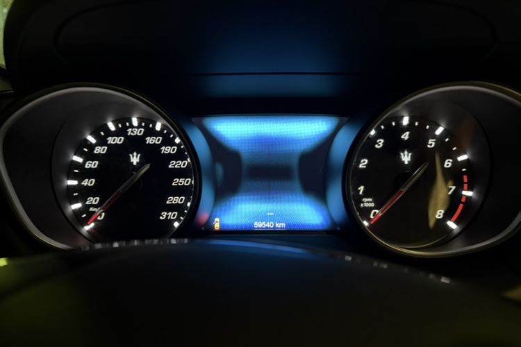 Used Maserati Levante 2016 3.0T S Standard Model Odometer Close Up