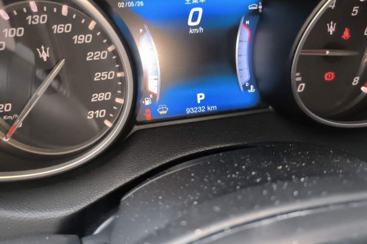 Used Maserati Levante 2016 3.0T Standard Edition Odometer Close Up