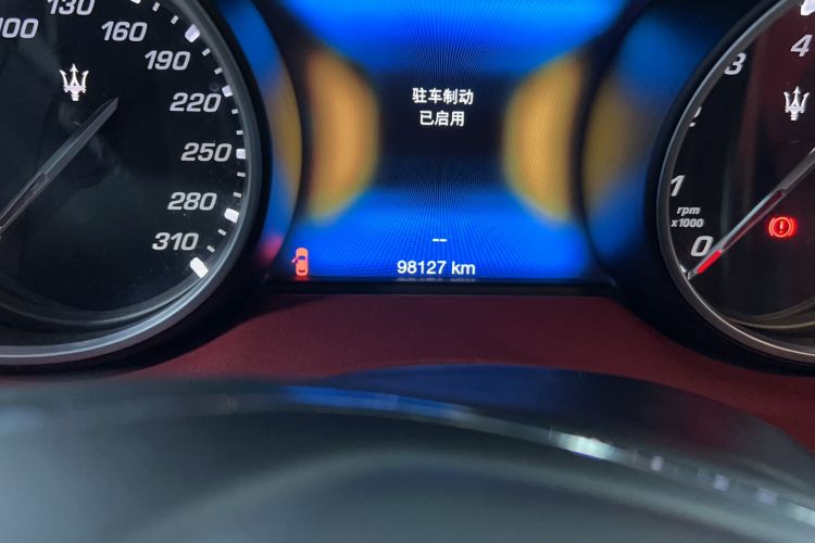 Used Maserati Levante 2016 3.0T Standard Edition Odometer Close Up