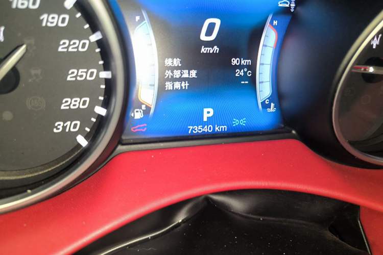 Used Maserati Levante 2016 3.0T Standard Edition Odometer Close Up