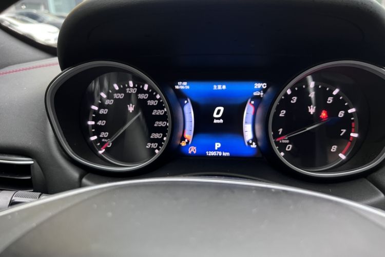 Used Maserati Levante 2016 3.0T Standard Edition Odometer Close Up