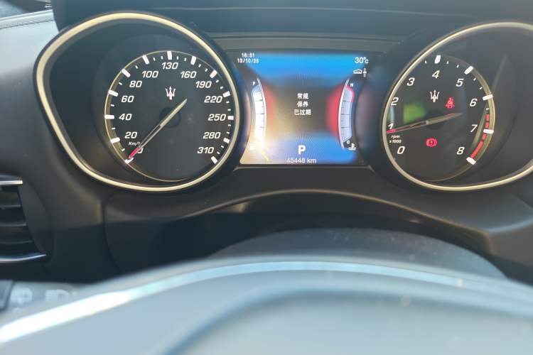 Used Maserati Levante 2016 3.0T Standard Edition Odometer Close Up