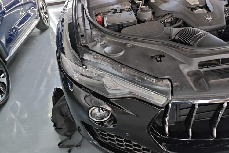 Used Maserati Levante 2016 3.0T Standard Edition Right Front Headlight