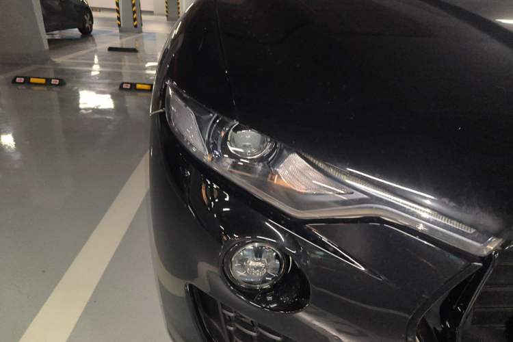 Used Maserati Levante 2016 3.0T Standard Edition Right Front Headlight