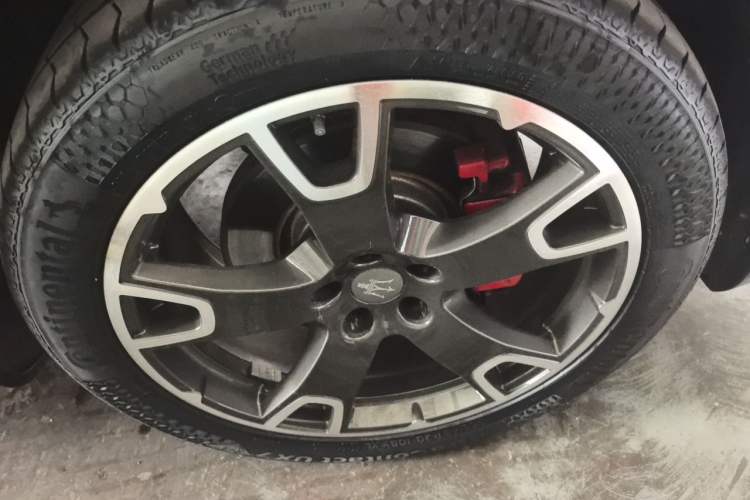 Used Maserati Levante 2016 3.0T Standard Edition Right Front Wheel Hub