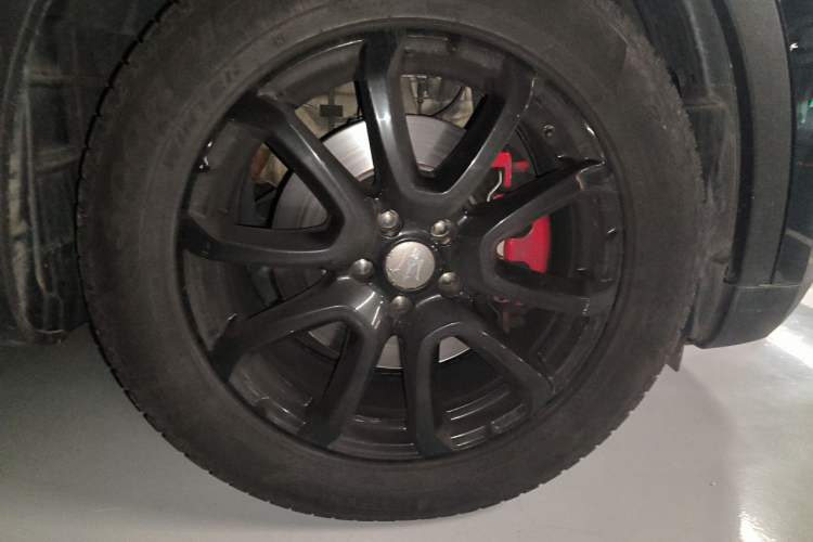 Used Maserati Levante 2016 3.0T Standard Edition Right Front Wheel Hub