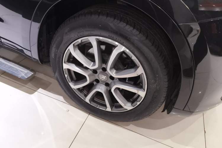 Used Maserati Levante 2016 3.0T Standard Edition Right Front Wheel Hub