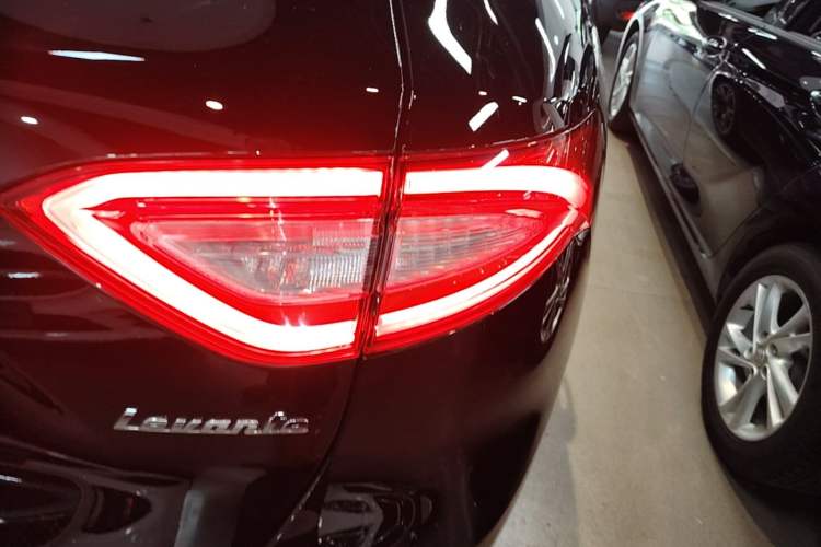 Used Maserati Levante 2016 3.0T Standard Edition Right Rear Taillight