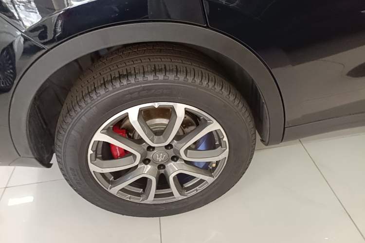 Used Maserati Levante 2016 3.0T Standard Edition Right Rear Wheel Hub