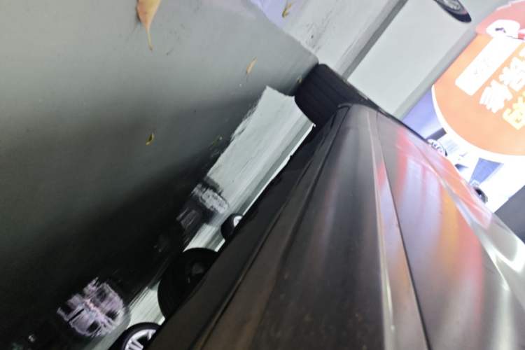 Used Maserati Levante 2016 3.0T Standard Edition Right Side Sill