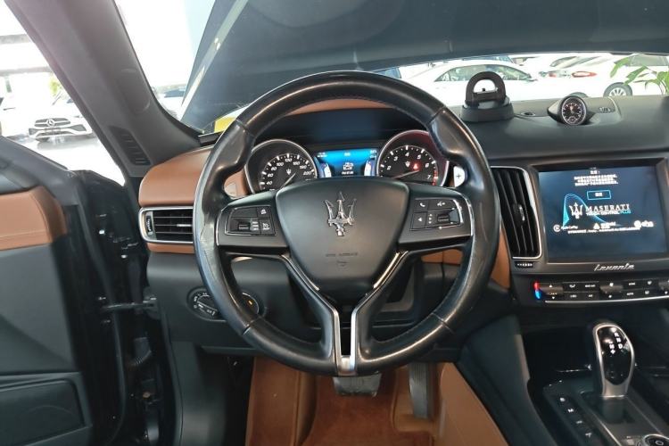 Used Maserati Levante 2016 3.0T Standard Edition Steering Wheel