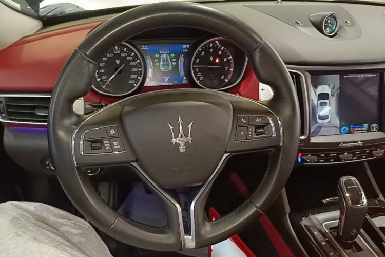 Used Maserati Levante 2016 3.0T Standard Edition Steering Wheel