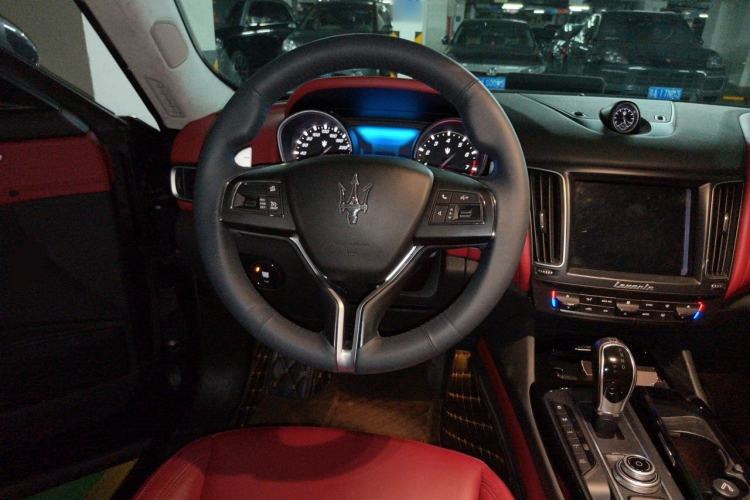 Used Maserati Levante 2016 3.0T Standard Edition Steering Wheel