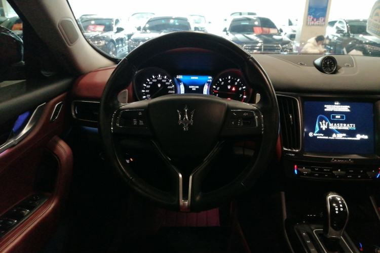 Used Maserati Levante 2016 3.0T Standard Edition Steering Wheel