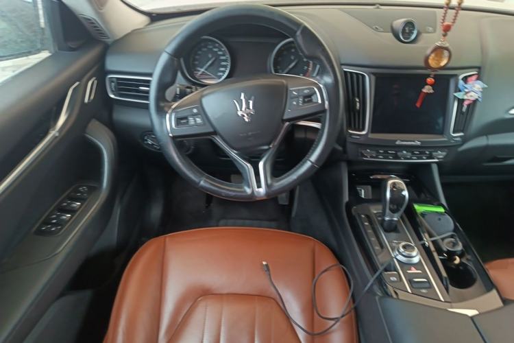 Used Maserati Levante 2016 3.0T Standard Edition Steering Wheel