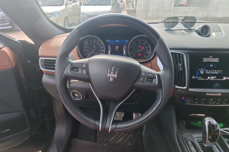 Used Maserati Levante 2016 3.0T Standard Edition Steering Wheel