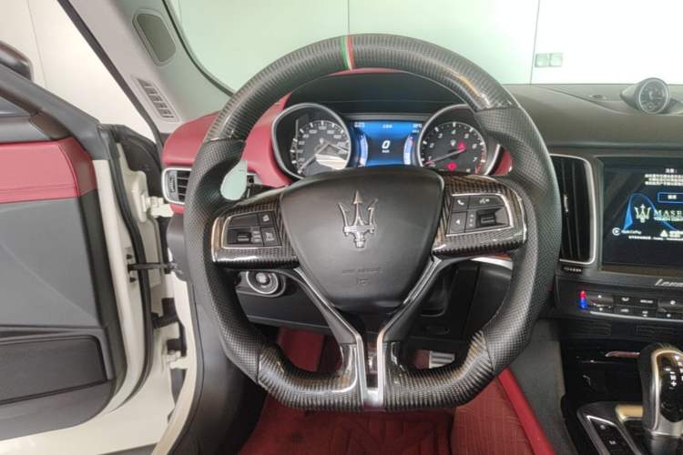 Used Maserati Levante 2016 3.0T Standard Edition Steering Wheel