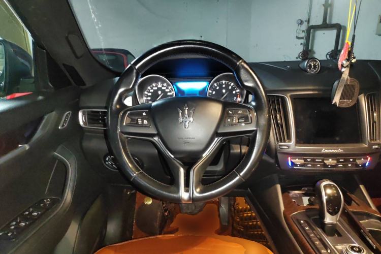Used Maserati Levante 2016 3.0T Standard Edition Steering Wheel