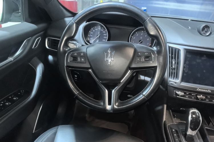 Used Maserati Levante 2016 3.0T Standard Edition Steering Wheel