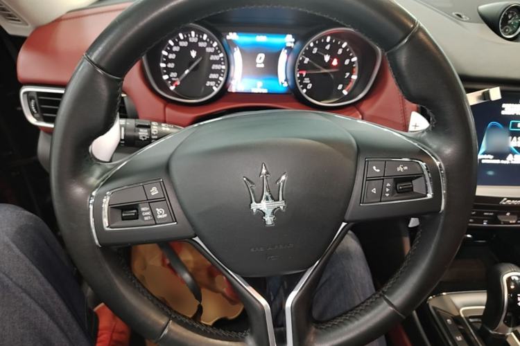 Used Maserati Levante 2016 3.0T Standard Edition Steering Wheel