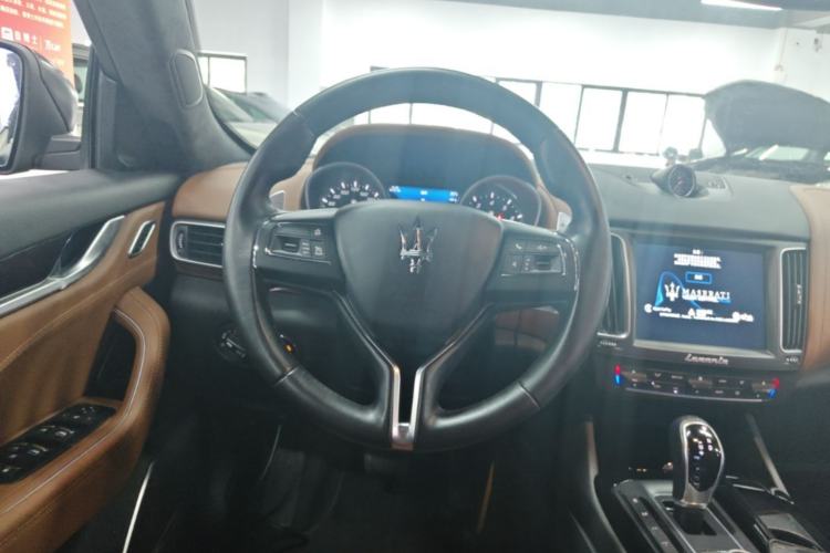 Used Maserati Levante 2016 3.0T Standard Edition Steering Wheel