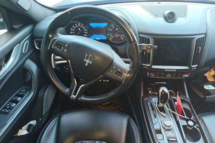 Used Maserati Levante 2016 3.0T Standard Edition Steering Wheel