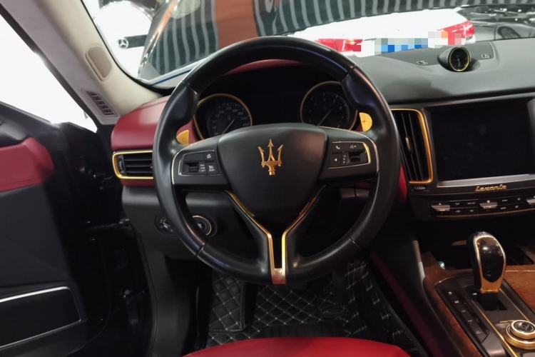 Used Maserati Levante 2016 3.0T Standard Edition Steering Wheel