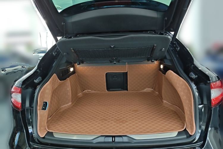 Used Maserati Levante 2016 3.0T Standard Edition Trunk