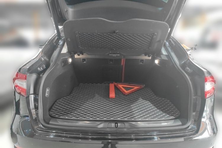 Used Maserati Levante 2016 3.0T Standard Edition Trunk