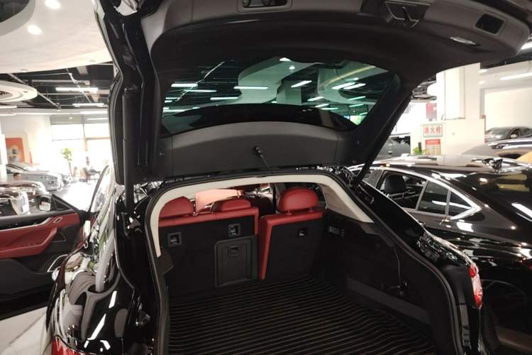 Used Maserati Levante 2016 3.0T Standard Edition Trunk