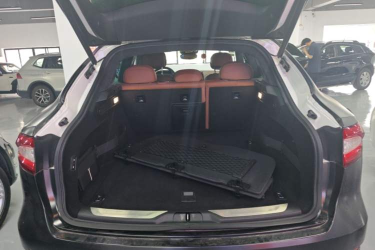 Used Maserati Levante 2016 3.0T Standard Edition Trunk