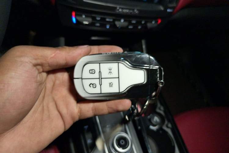 Used Maserati Levante 2016 3.0T Standard Edition Vehicle Key