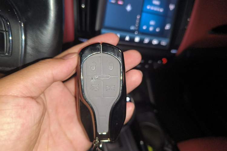 Used Maserati Levante 2016 3.0T Standard Edition Vehicle Key