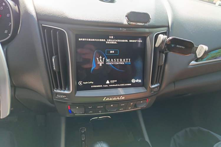 Used Maserati Levante 2016 3.0T Standard Edition Audio And AC Panel