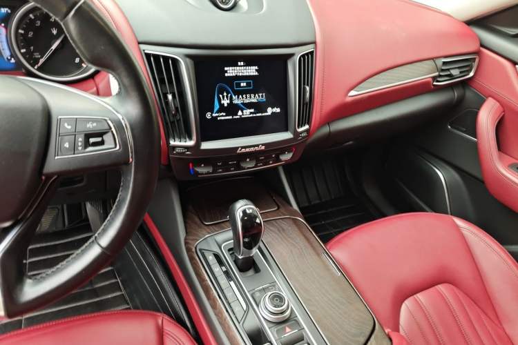 Used Maserati Levante 2016 3.0T Standard Edition Audio And AC Panel