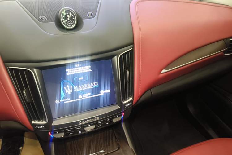 Used Maserati Levante 2016 3.0T Standard Edition Audio And AC Panel
