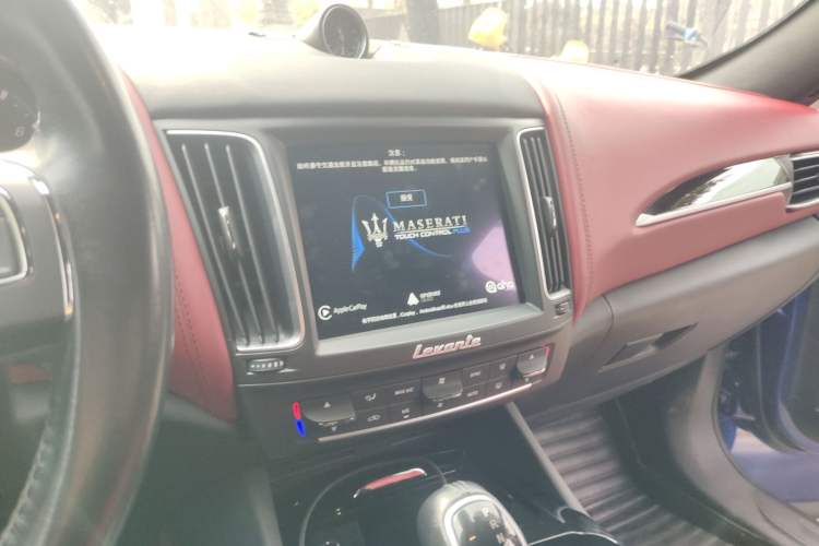 Used Maserati Levante 2016 3.0T Standard Edition Audio And AC Panel