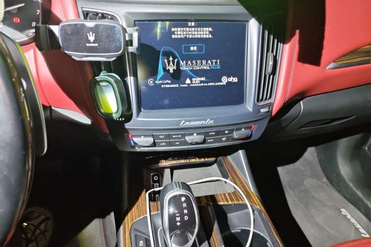 Used Maserati Levante 2016 3.0T Standard Edition Audio And AC Panel