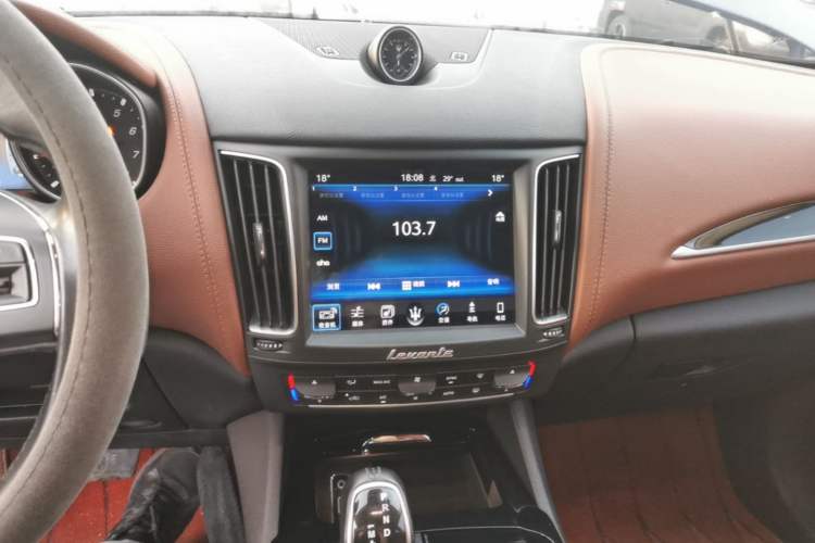 Used Maserati Levante 2016 3.0T Standard Edition Audio And AC Panel