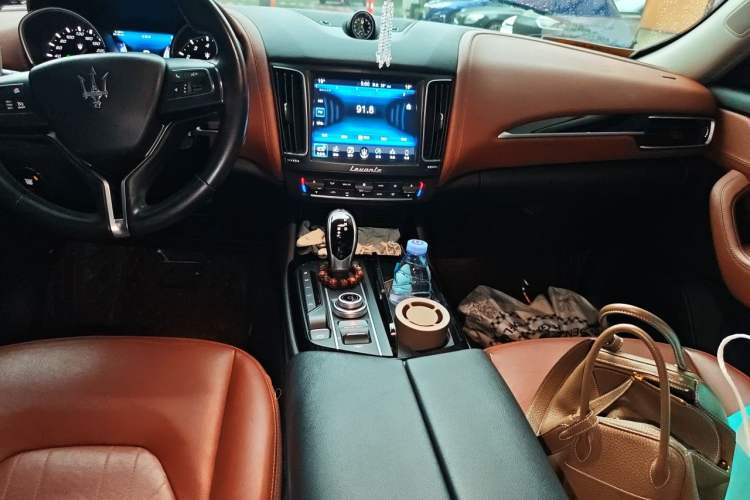 Used Maserati Levante 2016 3.0T Standard Edition Audio And AC Panel