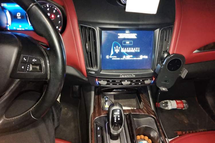 Used Maserati Levante 2016 3.0T Standard Edition Audio And AC Panel
