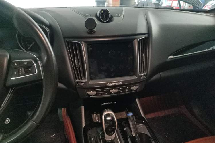 Used Maserati Levante 2016 3.0T Standard Edition Audio And AC Panel