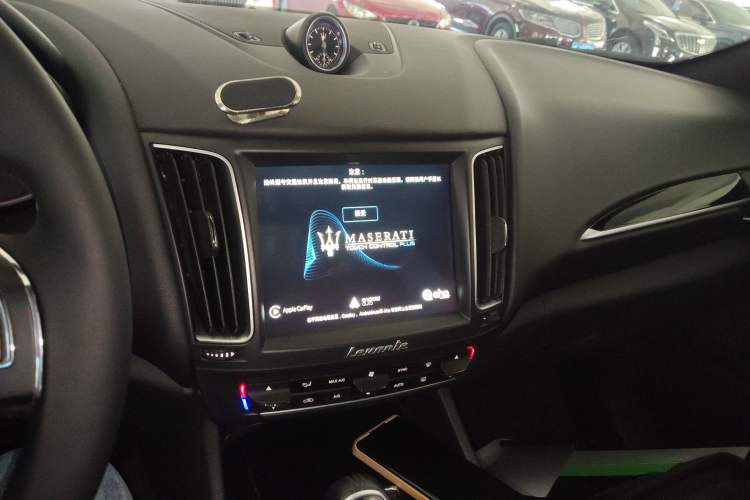 Used Maserati Levante 2016 3.0T Standard Edition Audio And AC Panel