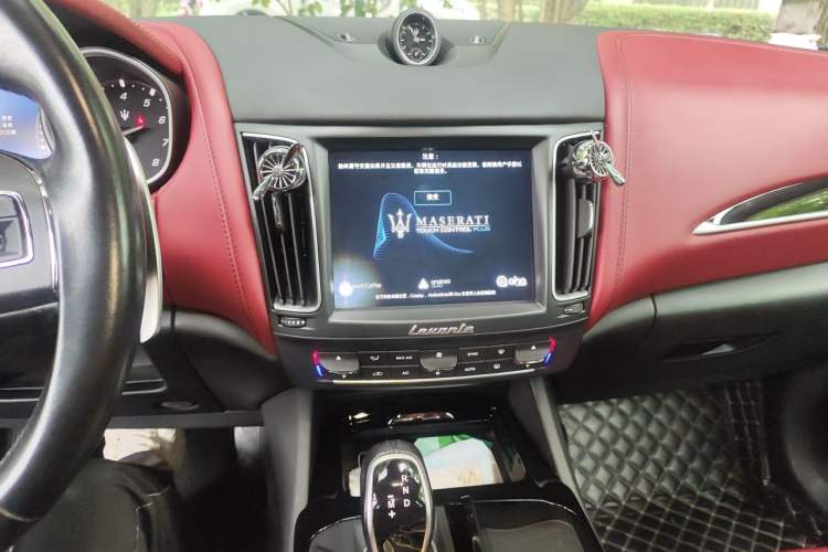Used Maserati Levante 2016 3.0T Standard Edition Audio And AC Panel