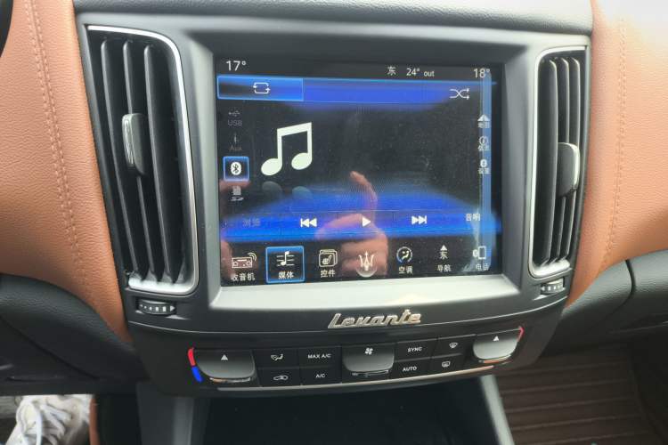 Used Maserati Levante 2016 3.0T S Standard Model Audio And AC Panel